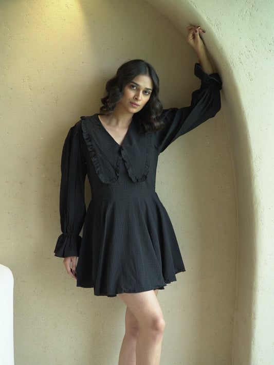 French Black – Ruffle Mini Dress in Poly Seersucker